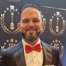 经纪商添加AI信号和加密货币交易_XM官网